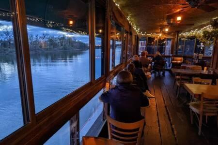 Experience Sacramento With Tranquil Lakeside Views Экстерьер фото