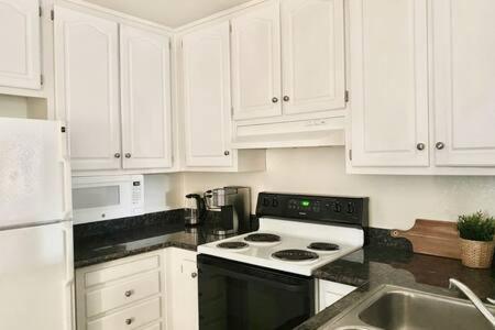 Experience Sacramento With Tranquil Lakeside Views Экстерьер фото