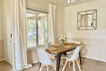 Experience Sacramento With Tranquil Lakeside Views Экстерьер фото