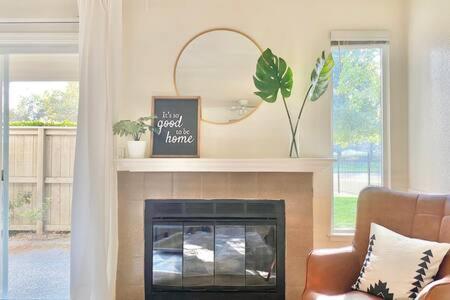 Experience Sacramento With Tranquil Lakeside Views Экстерьер фото